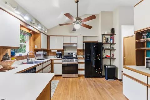 Kitchen - 421 A S Fourth Ave, Galloway Township, NJ 08205 photo 2 of 4