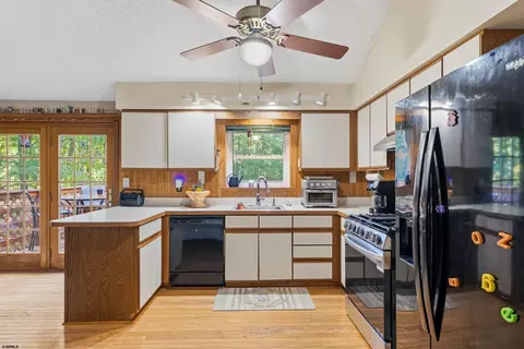 Kitchen - 421 A S Fourth Ave, Galloway Township, NJ 08205 photo 4 of 4