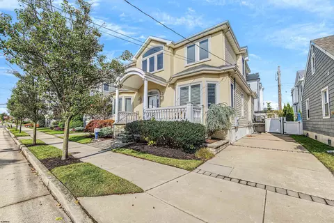 21 N Kenyon Ave, Margate City, NJ 08402