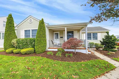 211 N Wyoming Ave, Ventnor City, NJ 08406