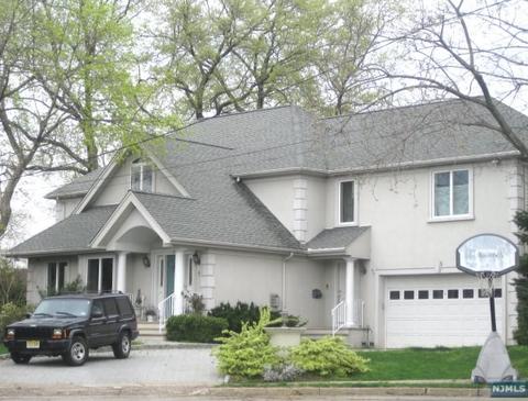 717 Sandor Ct, Paramus, NJ 07652 photo 1