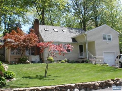 17 Valley View Ter, Wayne, NJ 07470 photo 1