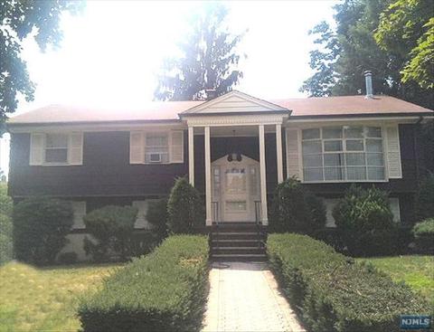 248 Virginia Ct, Paramus, NJ 07652 photo 1