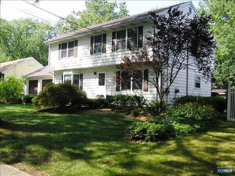 21 Ferndale Rd, Paramus, NJ 07652 photo 1