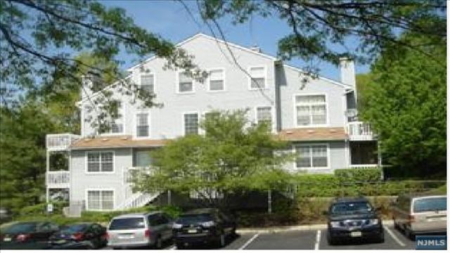 31 Eagles Notch Dr, Englewood, NJ 07631 photo 1
