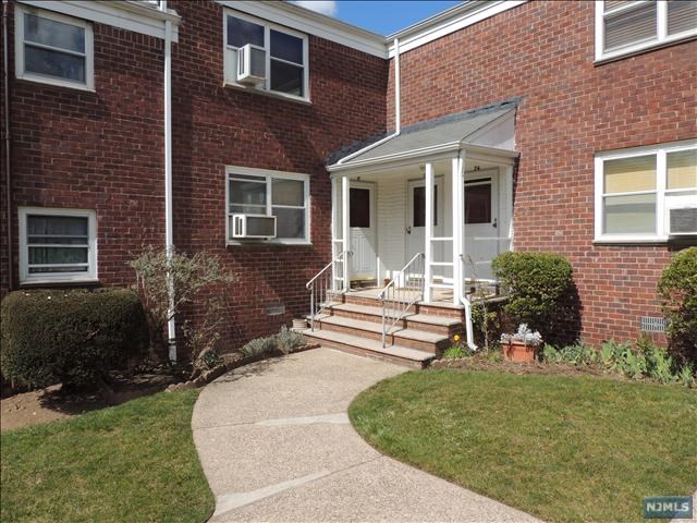 486 Blanchard Ter #71, Hackensack, NJ 07601 photo 1