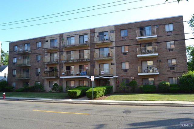 245 Anderson St #4c, Hackensack, NJ 07601 photo 1