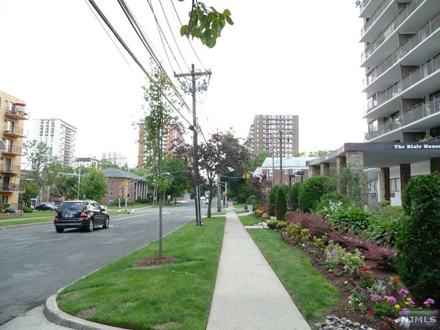235 Prospect Ave #8d, Hackensack, NJ 07601 photo 1