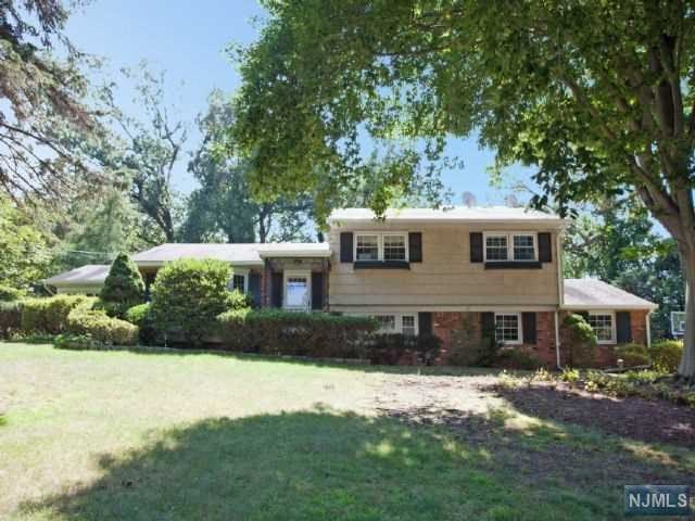 59 Everett Rd, Demarest, NJ 07627 photo 1