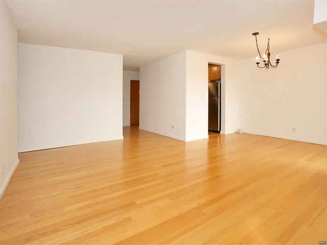 150 Overlook Ave #4d, Hackensack, NJ 07601 photo 1