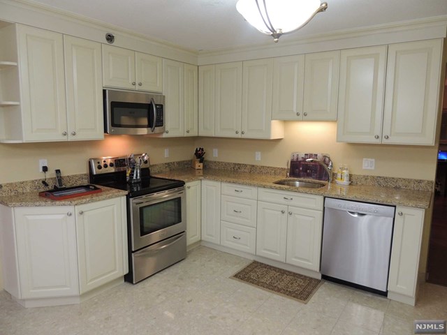 326 Prospect Ave #4f, Hackensack, NJ 07601 photo 1