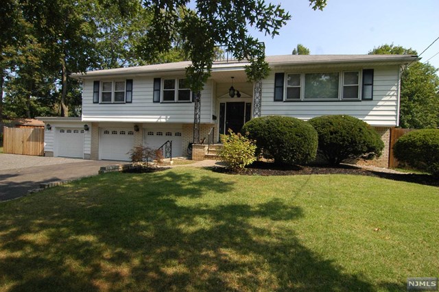 293 Taft Ct, Paramus, NJ 07652 photo 1