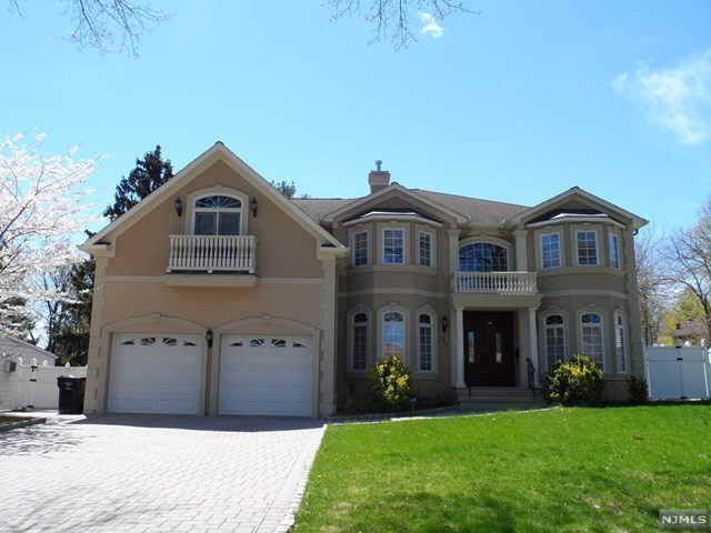 250 Concord Dr, Paramus, NJ 07652 photo 1