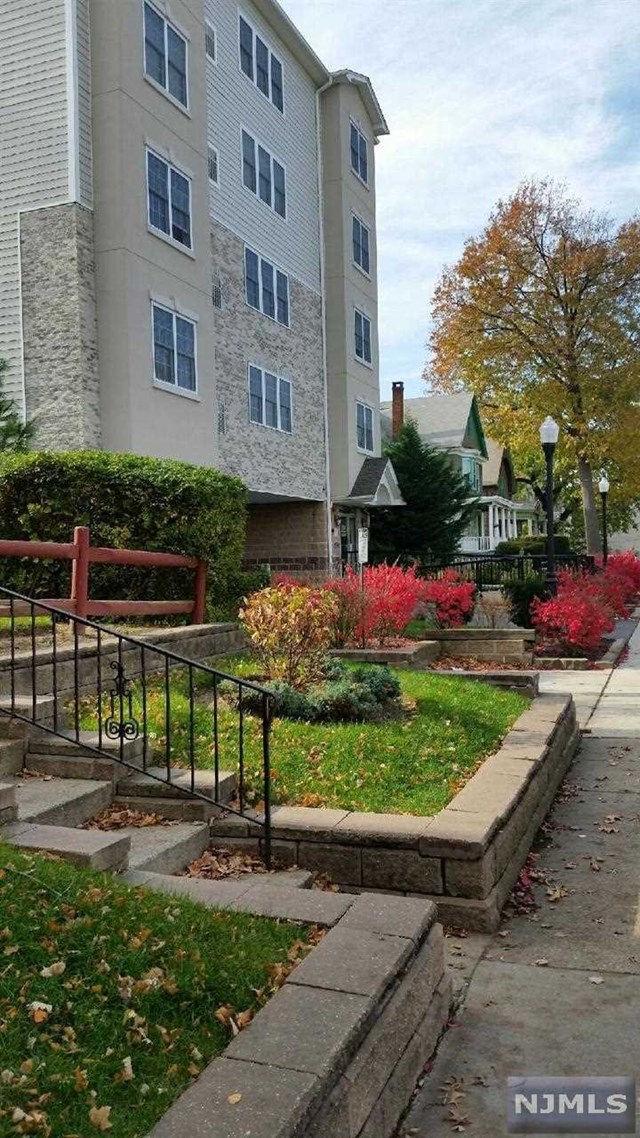 121 Myer St #405, Hackensack, NJ 07601 photo 1