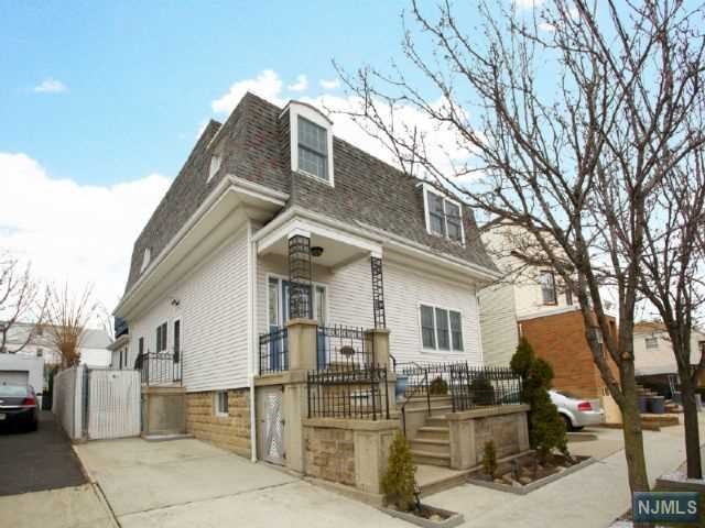 731 3rd St, Secaucus, NJ 07094 photo 1