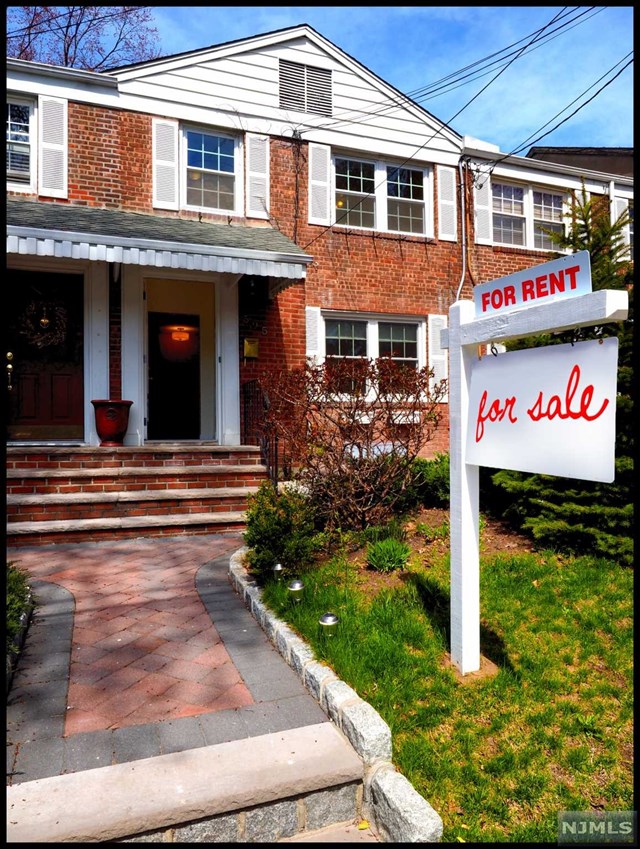 595 Beverly Rd, Teaneck, NJ 07666 photo 1