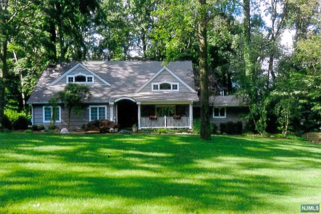 48 Echo Ridge Rd, Saddle River, NJ 07458 photo 1