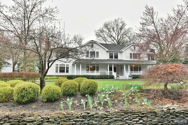 45 Pine Ter, Demarest, NJ 07627 photo 1