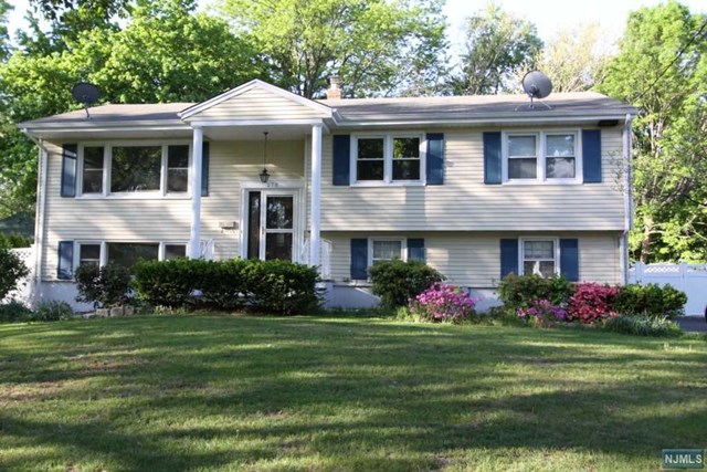 278 Oradell Ave, Paramus, NJ 07652 photo 1