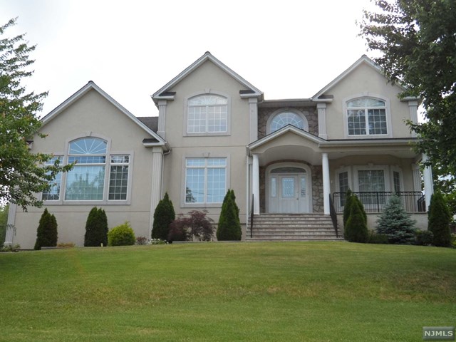 117 Spring Valley Rd, Paramus, NJ 07652 photo 1