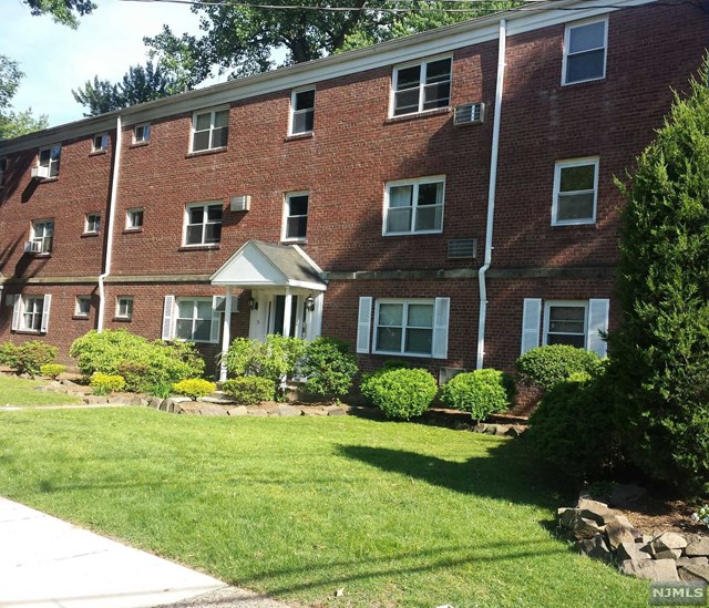 5 Romaine Ct #b4, Hackensack, NJ 07601 photo 1