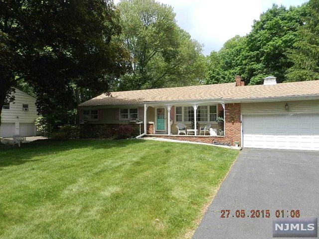 135 Pine St, Ramsey, NJ 07446 photo 1