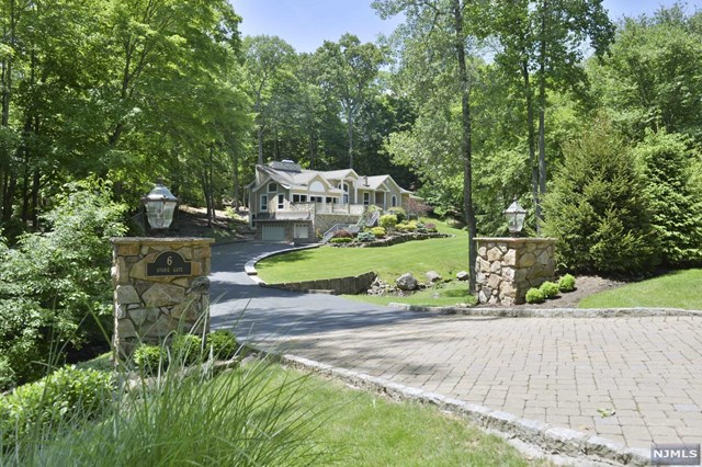 6 Stonegate Rd, Saddle River, NJ 07458 photo 1