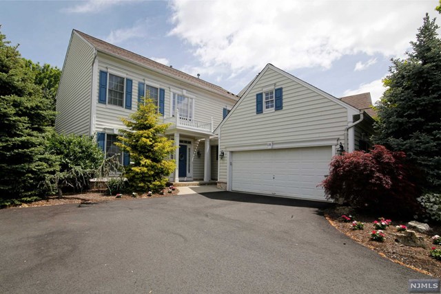 118 White Pine Ct, Paramus, NJ 07652 photo 1