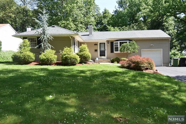 193 Concord Dr, Paramus, NJ 07652 photo 1