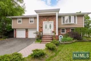 732 Stevens Ct, Paramus, NJ 07652 photo 1