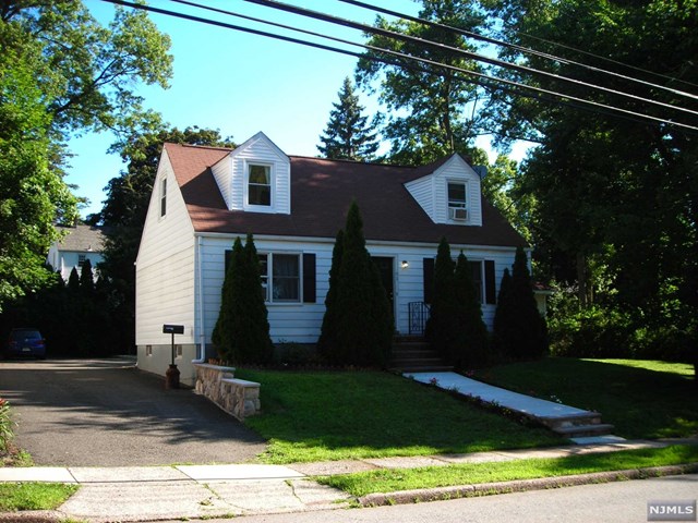 91 E Prospect St, Waldwick, NJ 07463 photo 1