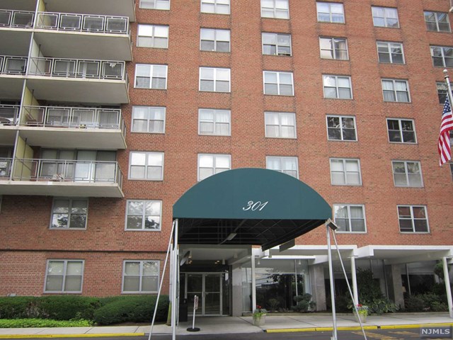 301 Beech St #11k, Hackensack, NJ 07601 photo 1