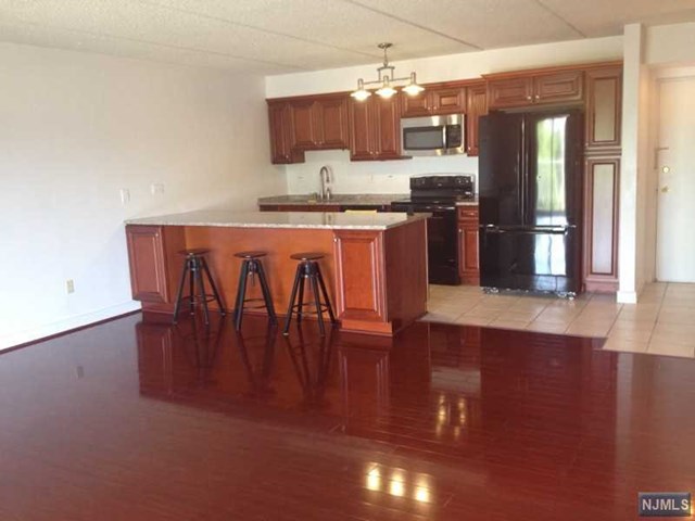 281 Park St #5h, Hackensack, NJ 07601 photo 1