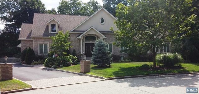 190 Birchwood Rd, Paramus, NJ 07652 photo 1