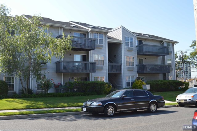 280 Kipp St #3a, Hackensack, NJ 07601 photo 1