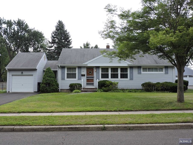 136 Crain Rd, Paramus, NJ 07652 photo 1