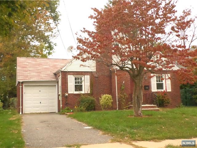 31 Maple St, Teaneck, NJ 07666 photo 1