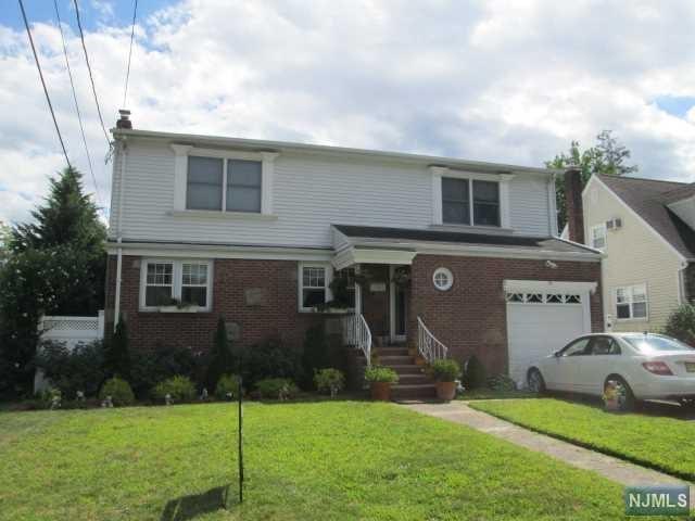 14 Deerfield St, Bergenfield, NJ 07621