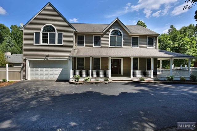 298 N Farview Ave, Paramus, NJ 07652 photo 1