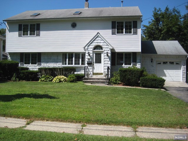 735 Boyd Rd, Paramus, NJ 07652 photo 1