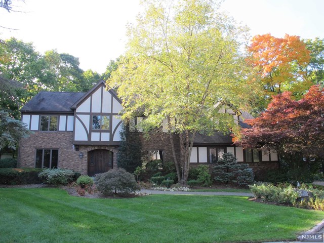 5 Paul Ct, Ridgewood, NJ 07450 photo 1