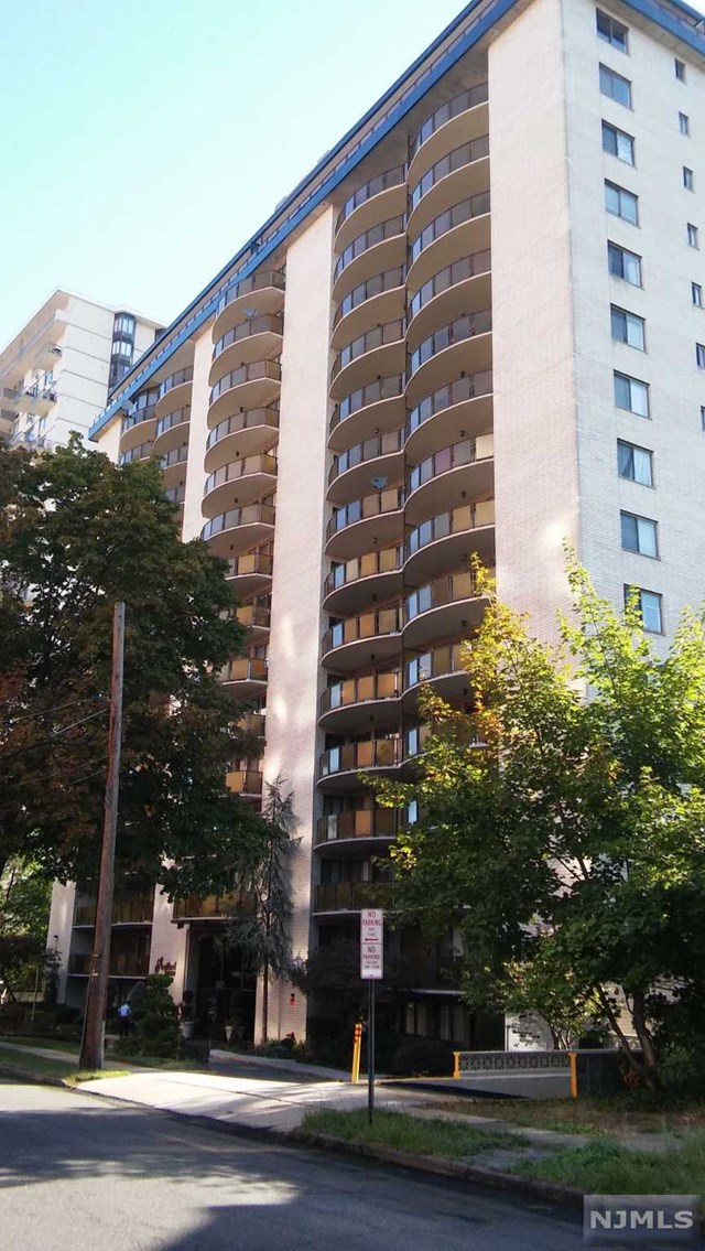 150 Overlook Ave #4c, Hackensack, NJ 07601 photo 1