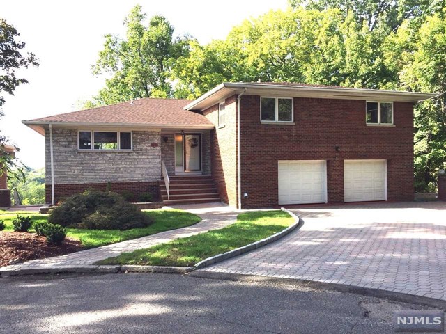  717 Center St, Ridgefield, NJ 07657 photo 1