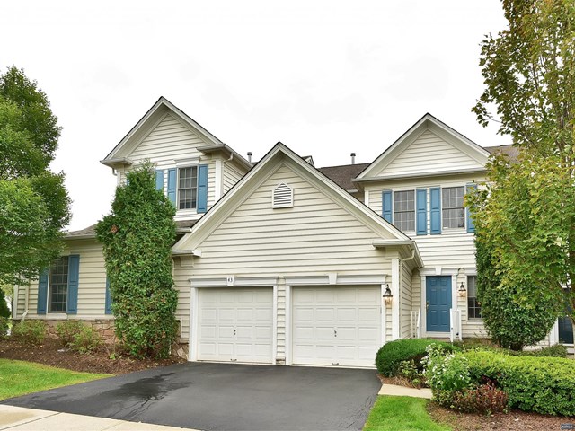 43 Thistle Dr, Paramus, NJ 07652 photo 1