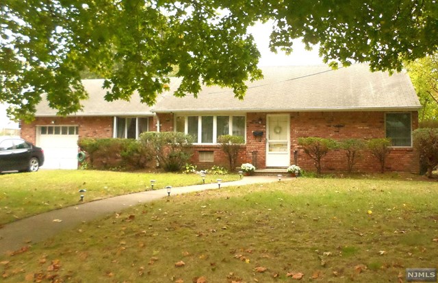 164 Thomas Dr, Paramus, NJ 07652 photo 1