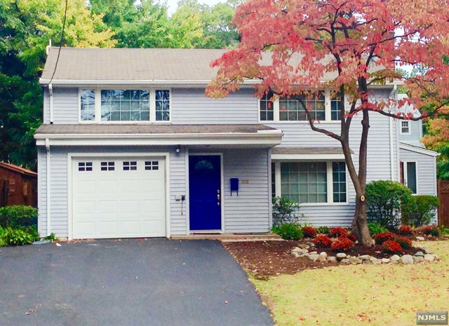 83 E Prospect St, Waldwick, NJ 07463 photo 1