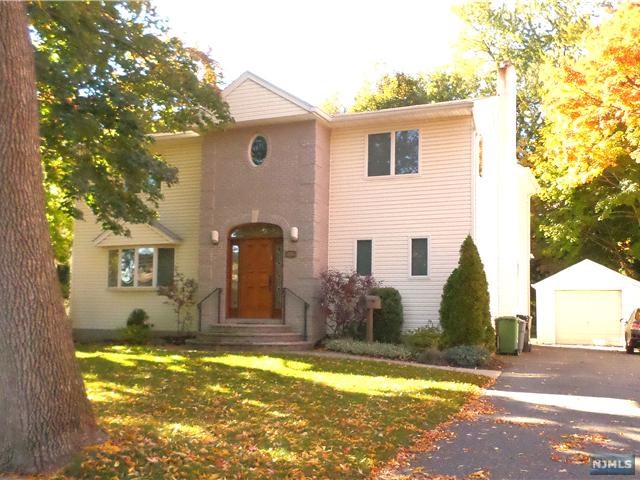 385 Willard Rd, Paramus, NJ 07652 photo 1