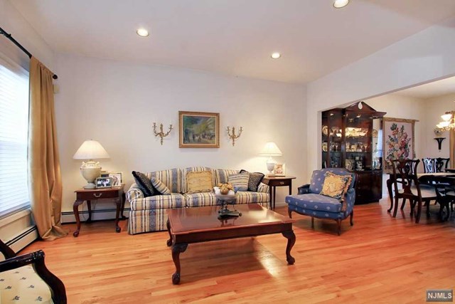 11 Mount Cedar Ave, Wallington, NJ 07057 photo 1
