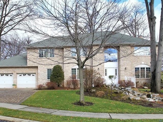 251 Jolene Ct, Paramus, NJ 07652 photo 1