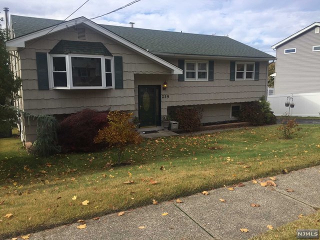 239 Crescent Rd, Wanaque, NJ 07465 photo 1